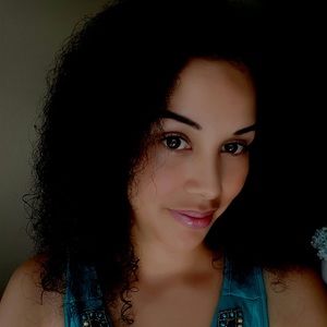 Meet your Posher, Isabel